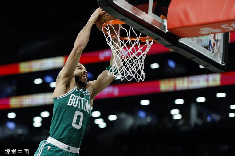 的年轻前锋 的年轻前锋